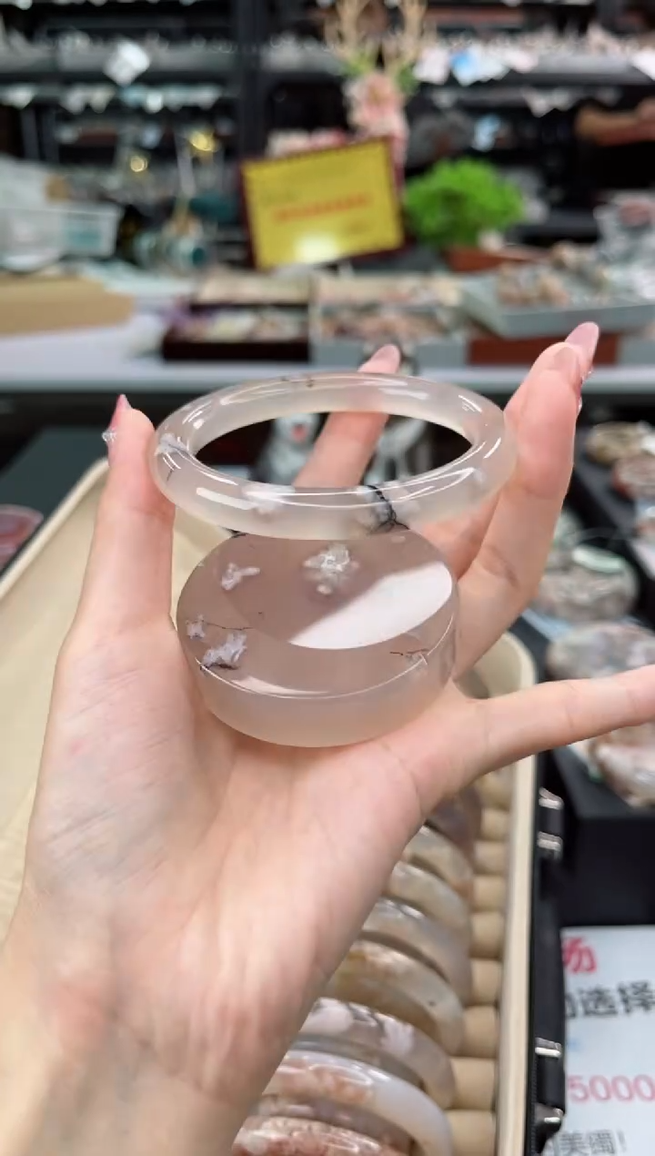 【闪购商品】石英质玉手镯未镶嵌61圈口（赠品镯心）301