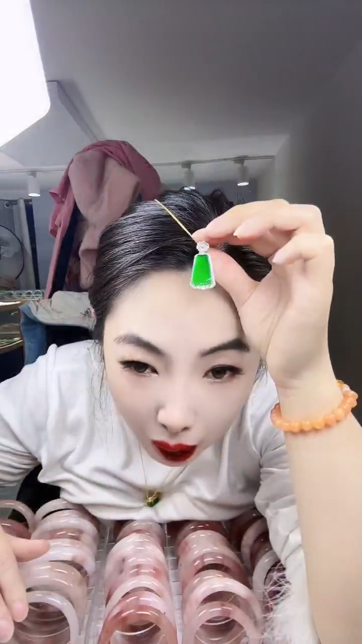 未镶嵌颈饰玛瑙/玉髓小无事牌