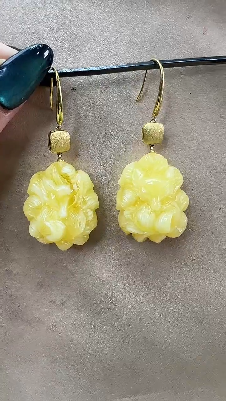 琥珀颈饰未镶嵌耳环
