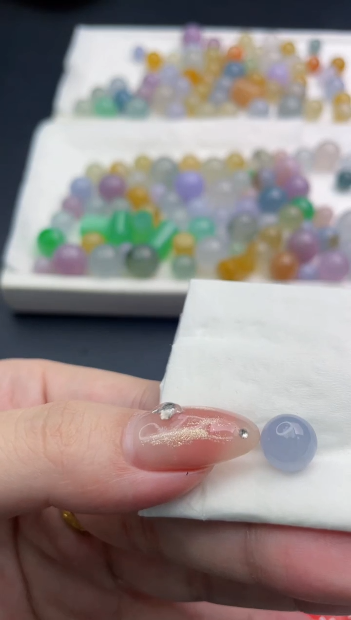 定制翡翠未镶嵌漓*。珠子