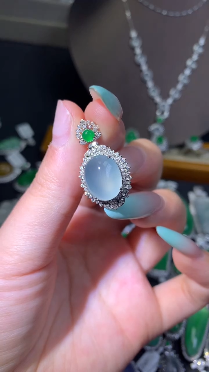 吊坠(不含链)18K金镶嵌翡翠吊坠