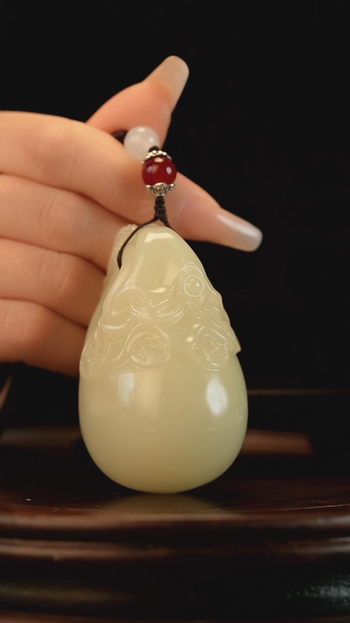 云南石竹叶青雕刻：富得流油