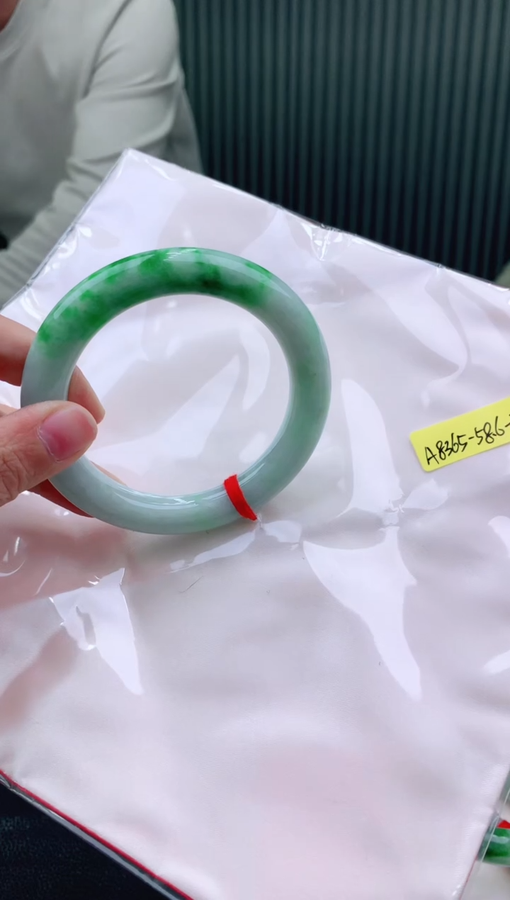 未镶嵌手镯翡翠58+