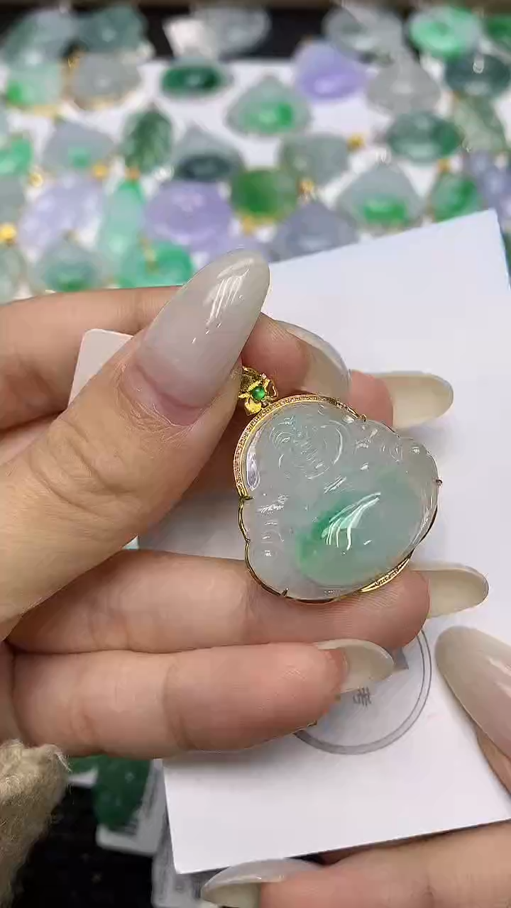 颈饰18K金镶嵌翡翠111111111111111