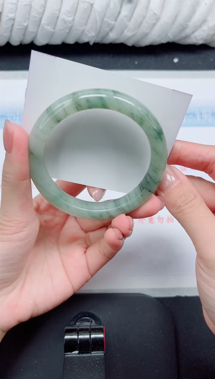 【闪购商品】石英质玉手镯未镶嵌182#58