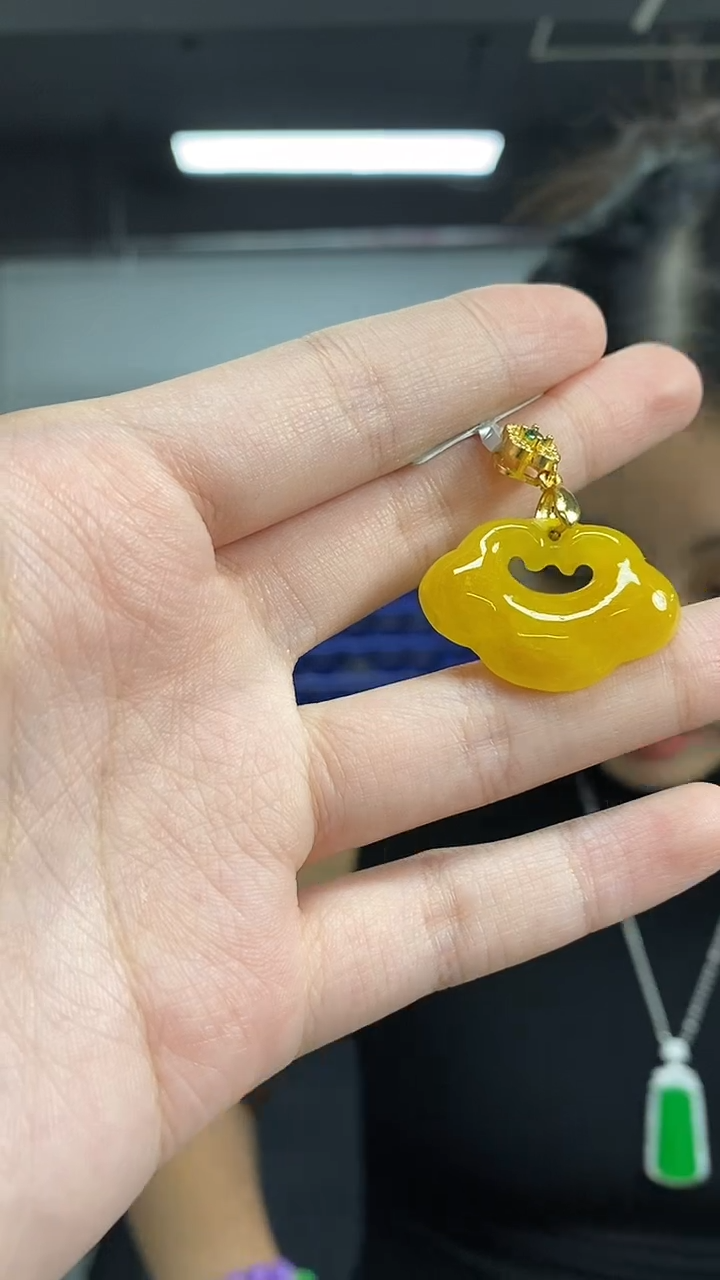 颈饰未镶嵌翡翠多样性发其一颜色微差