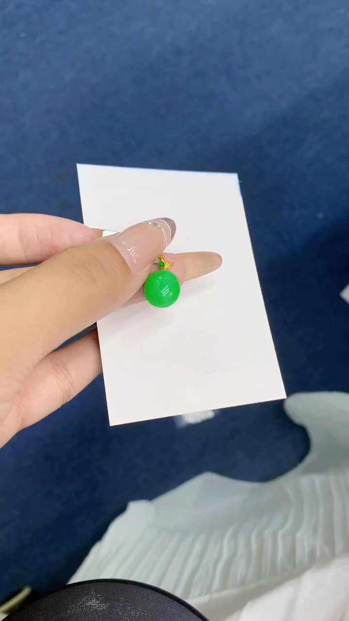 颈饰18K金镶嵌翡翠1