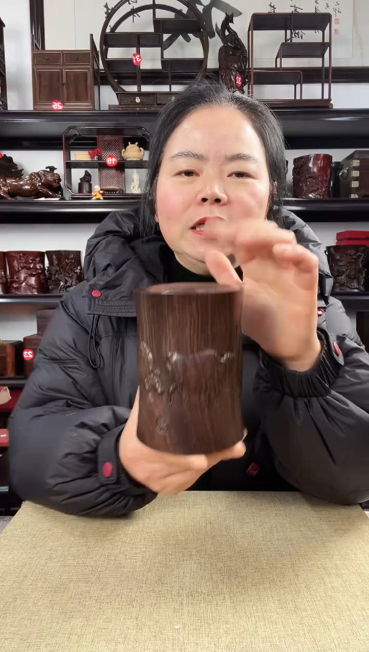 木小牛笔筒老李红木工艺品