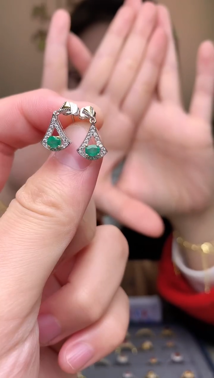 【闪购商品】祖母绿耳饰银S925镶嵌耳饰