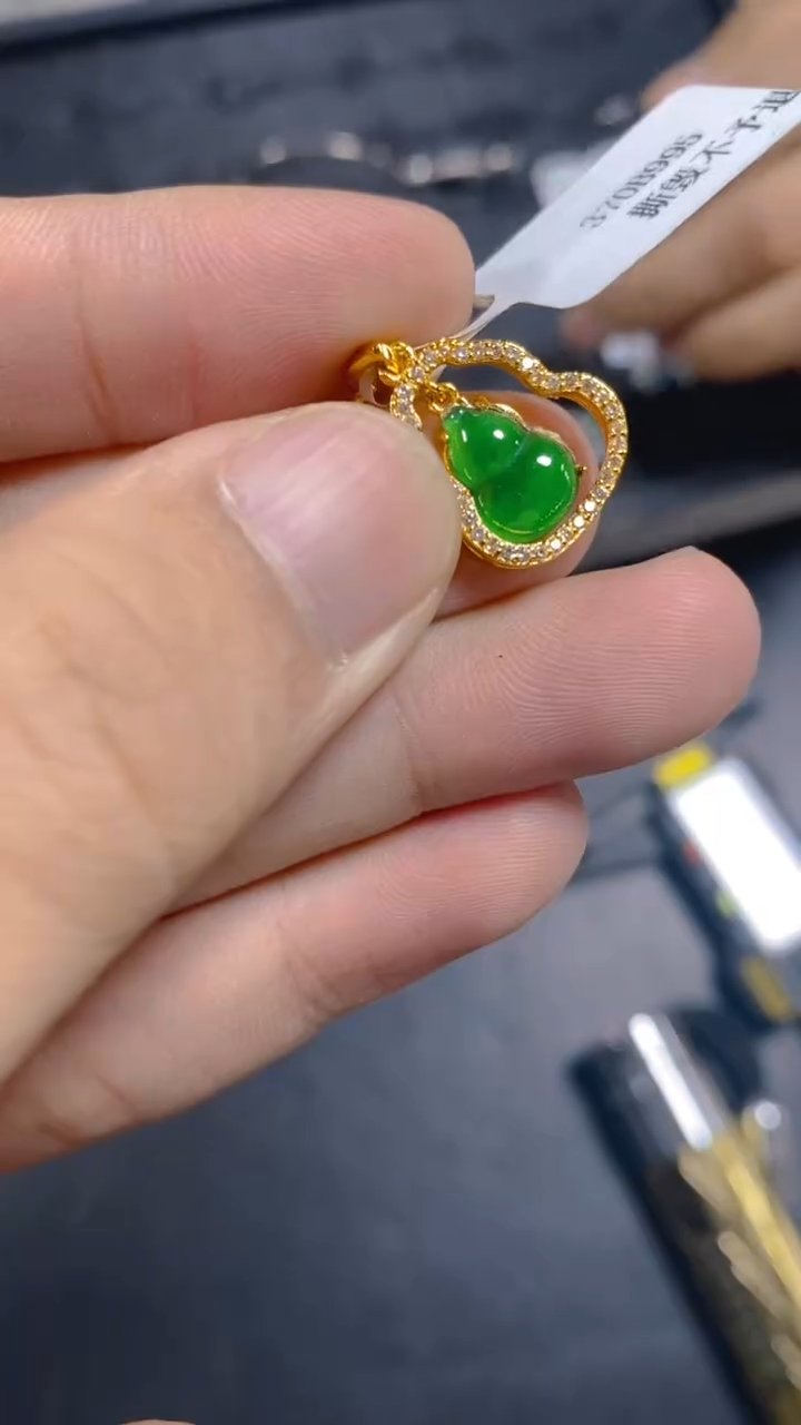 【闪购商品】翡翠吊坠(赠链)未镶嵌0279737594/多样性发一