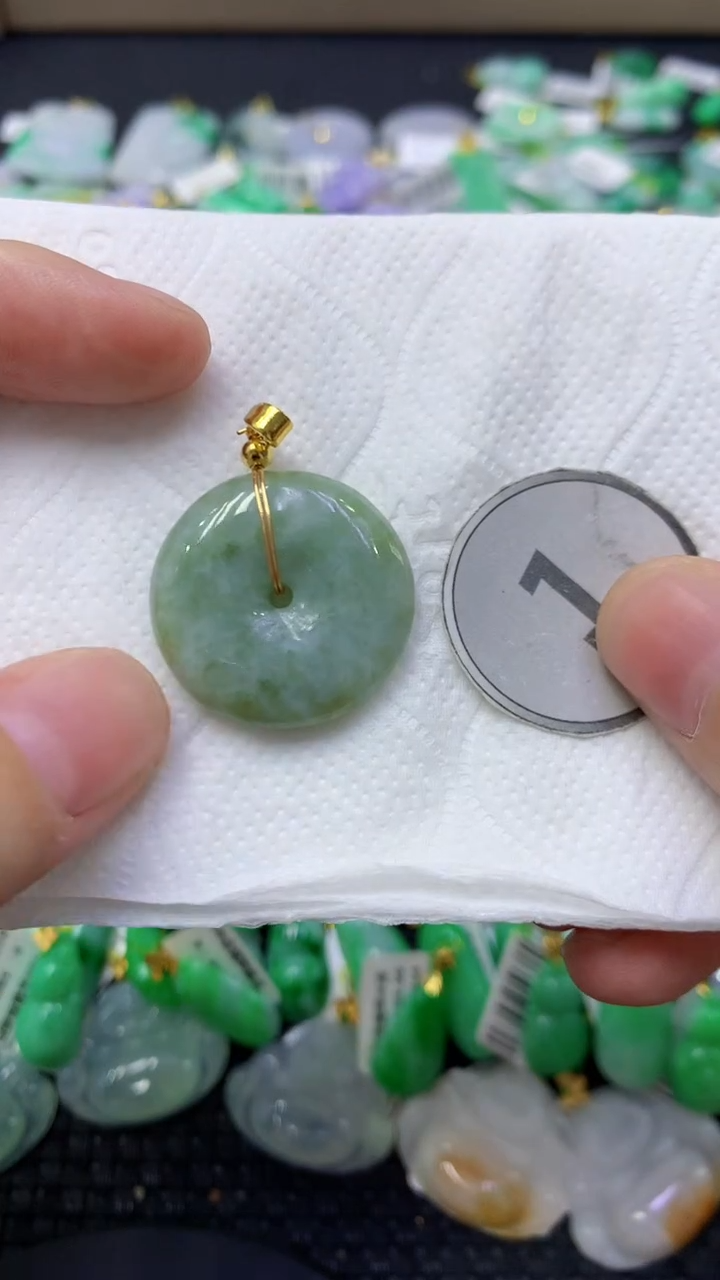 颈饰未镶嵌翡翠天然缅甸翡翠A货