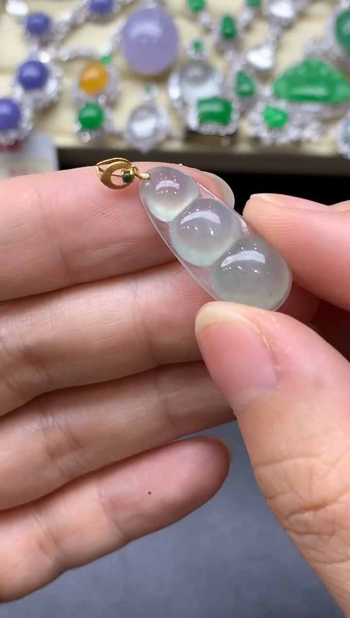 颈饰18K金镶嵌翡翠132-中国好珍宝