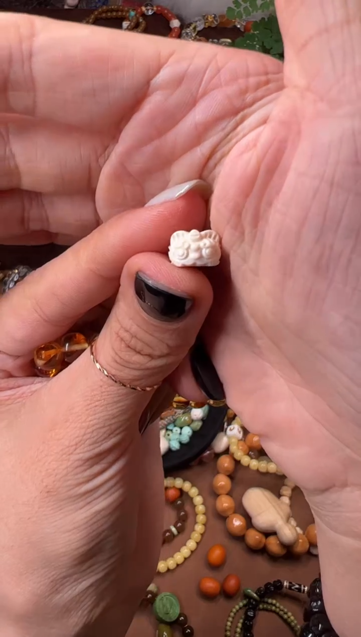 牙牙醒狮跑环单颗裸石串花珀上