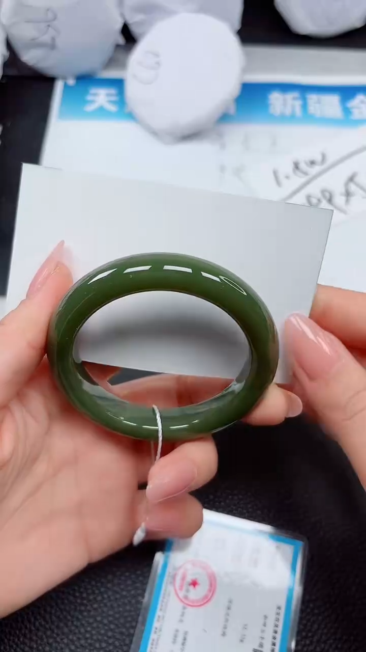 【闪购商品】和田玉手镯未镶嵌A324