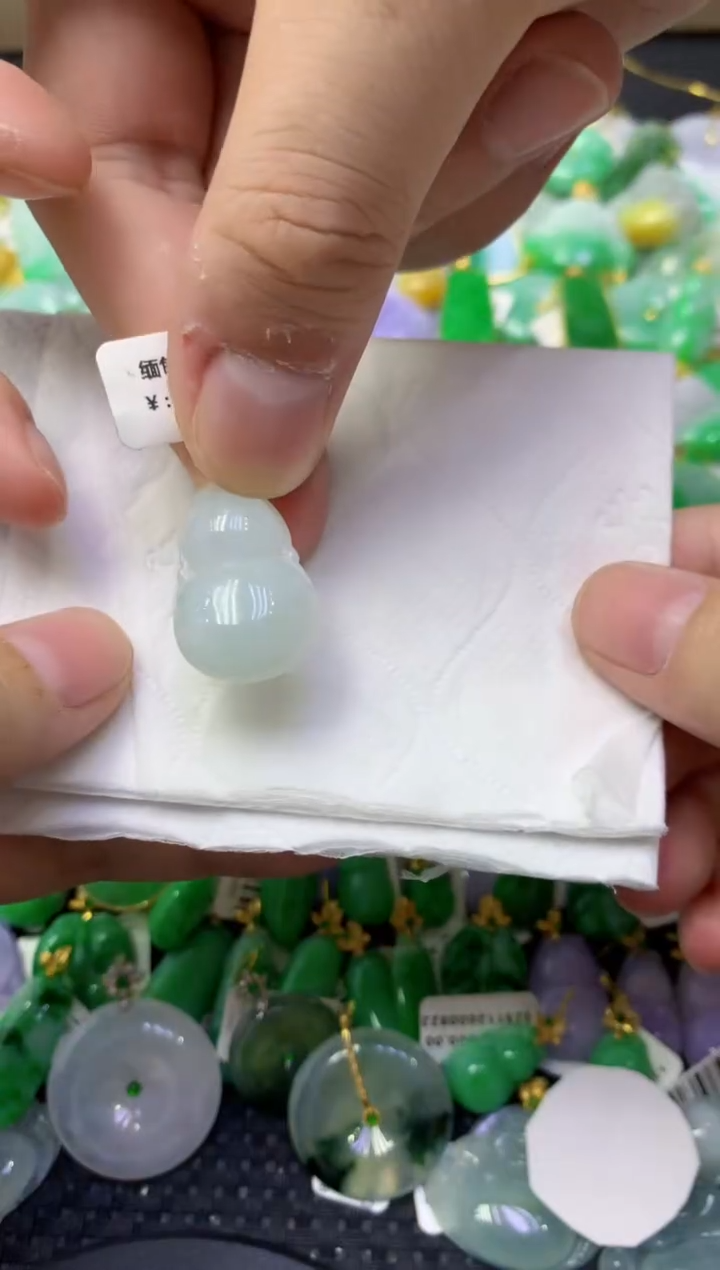 颈饰未镶嵌翡翠天然缅甸翡翠A货