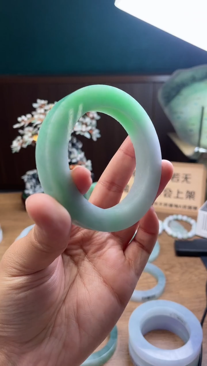 【闪购商品】定制翡翠手镯未镶嵌定制