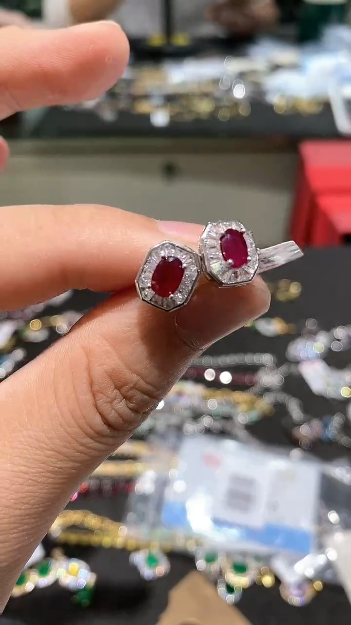 【闪购商品】红宝石耳饰银S925镶嵌耳钉