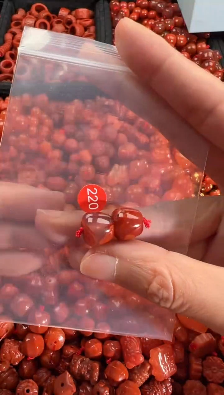 【闪购商品】南红玛瑙颈饰未镶嵌1