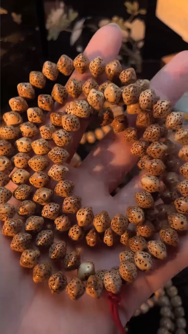 吊坠星月菩提?**?精工级粉皮浅珀飞碟长串（B）