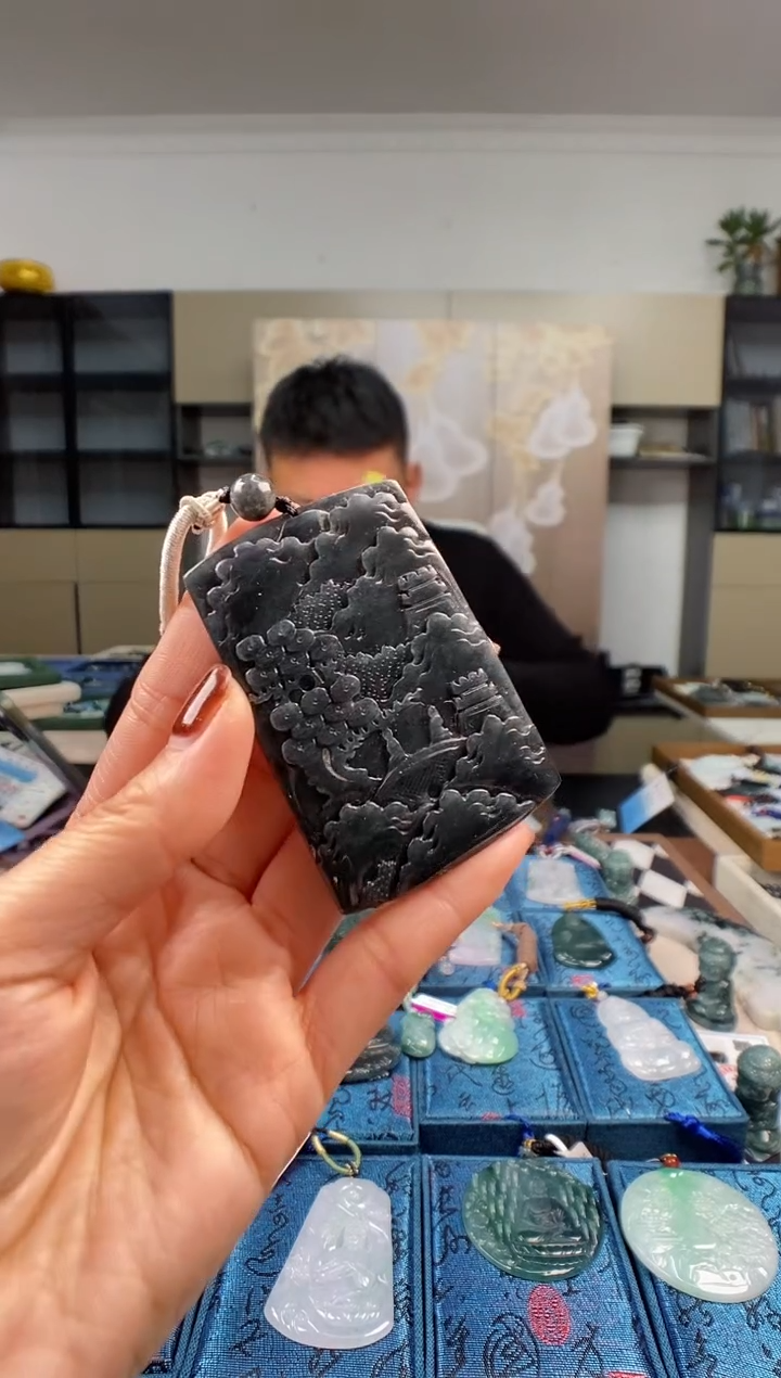 颈饰未镶嵌翡翠多样性发其一