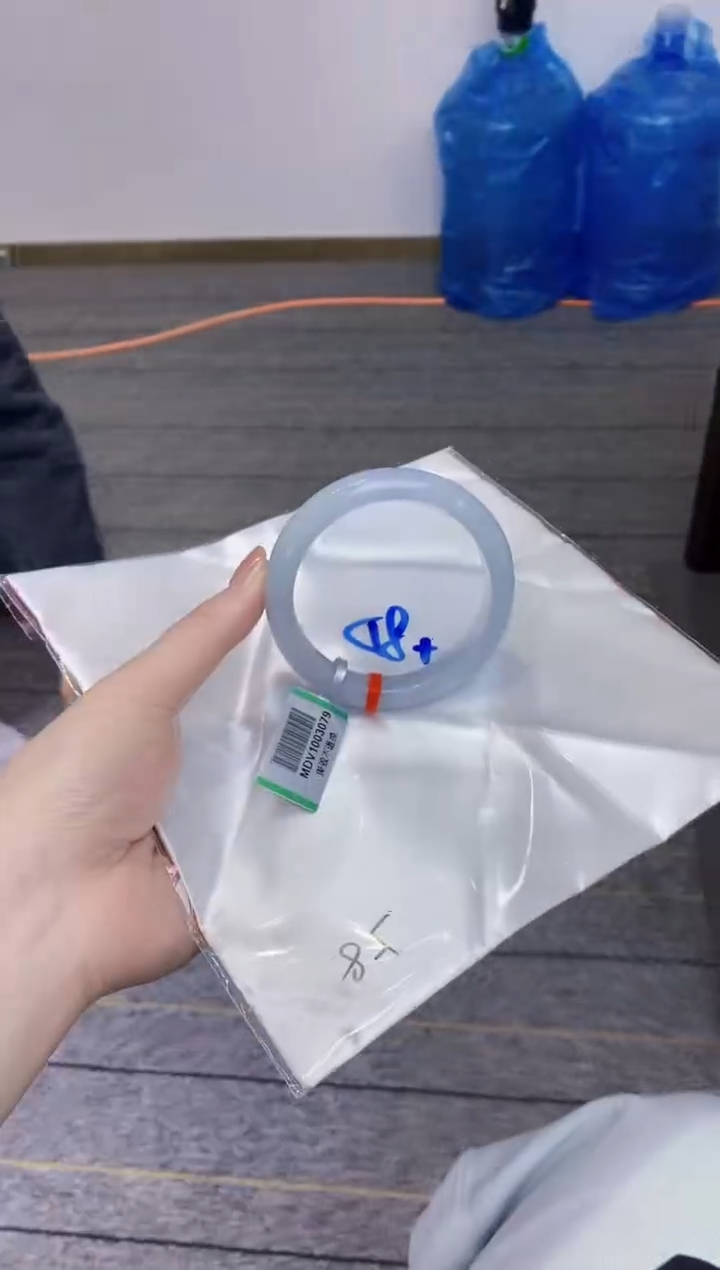 【闪购商品】翡翠手镯未镶嵌11111111111