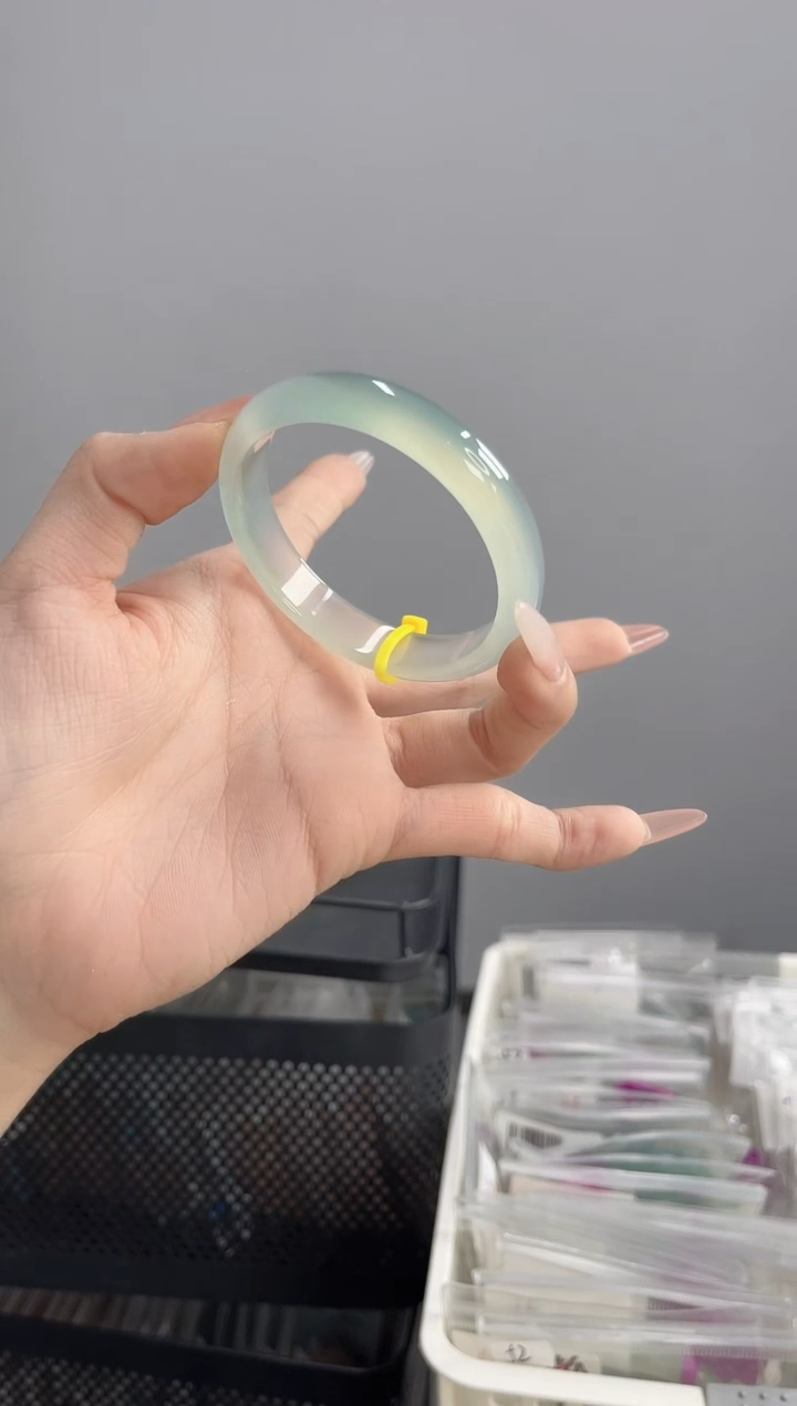 【闪购商品】玛瑙/玉髓手镯未镶嵌53-54圈