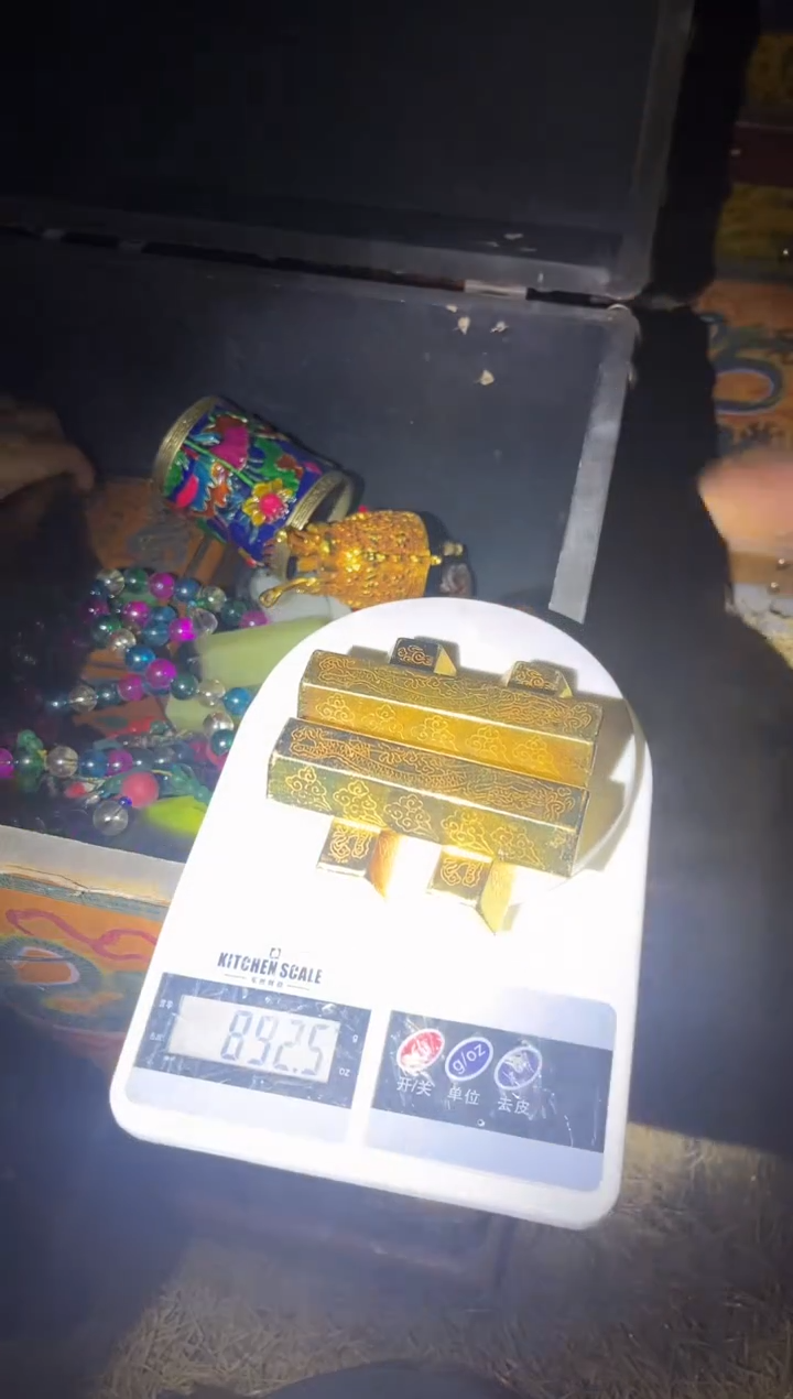 铜器摆件一个‘’‘