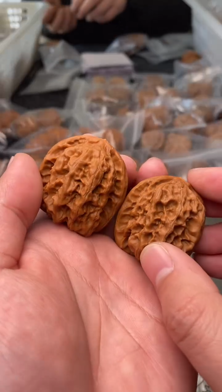 【闪购商品】文玩核桃把件G48号38尺磐石