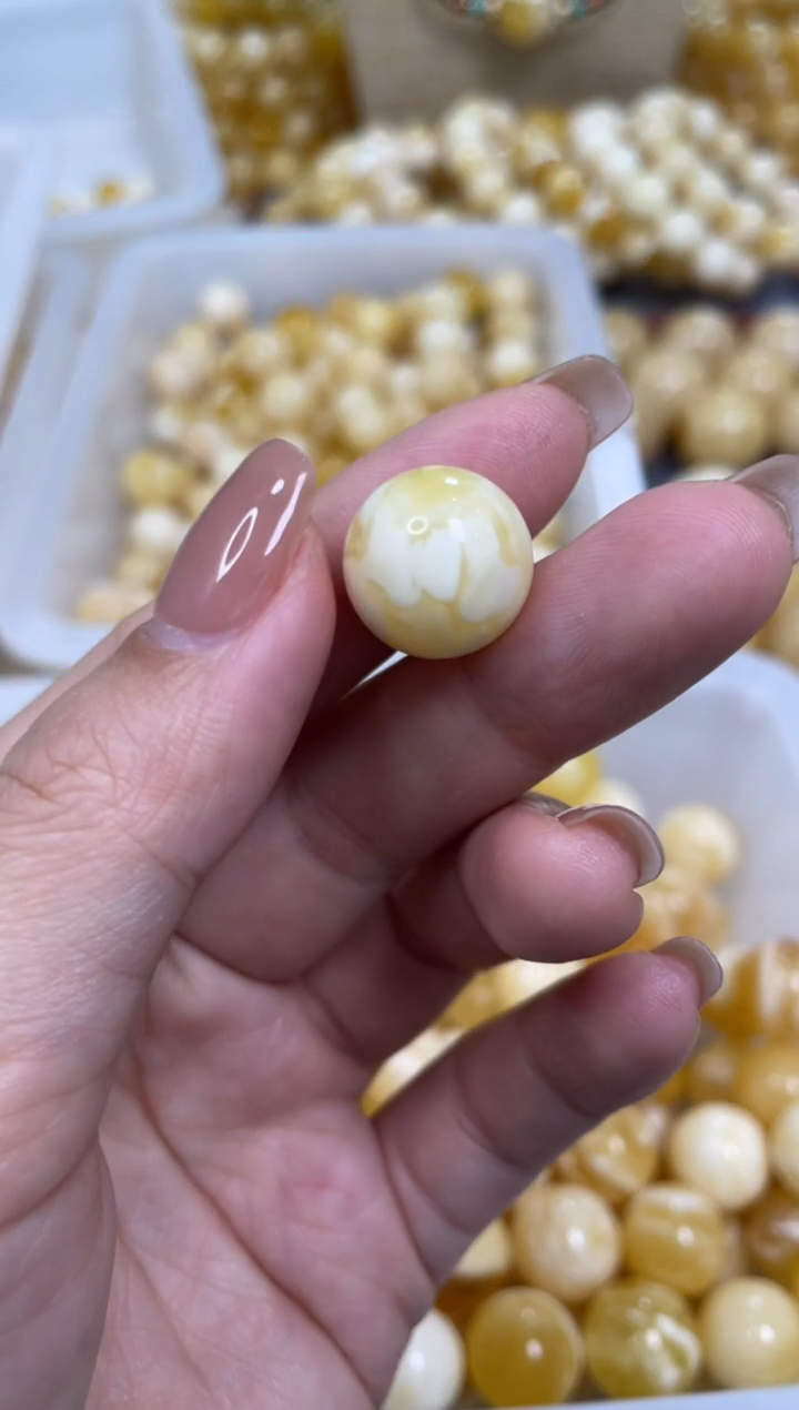 【闪购商品】琥珀颈饰未镶嵌原矿俄料蜜蜡圆珠