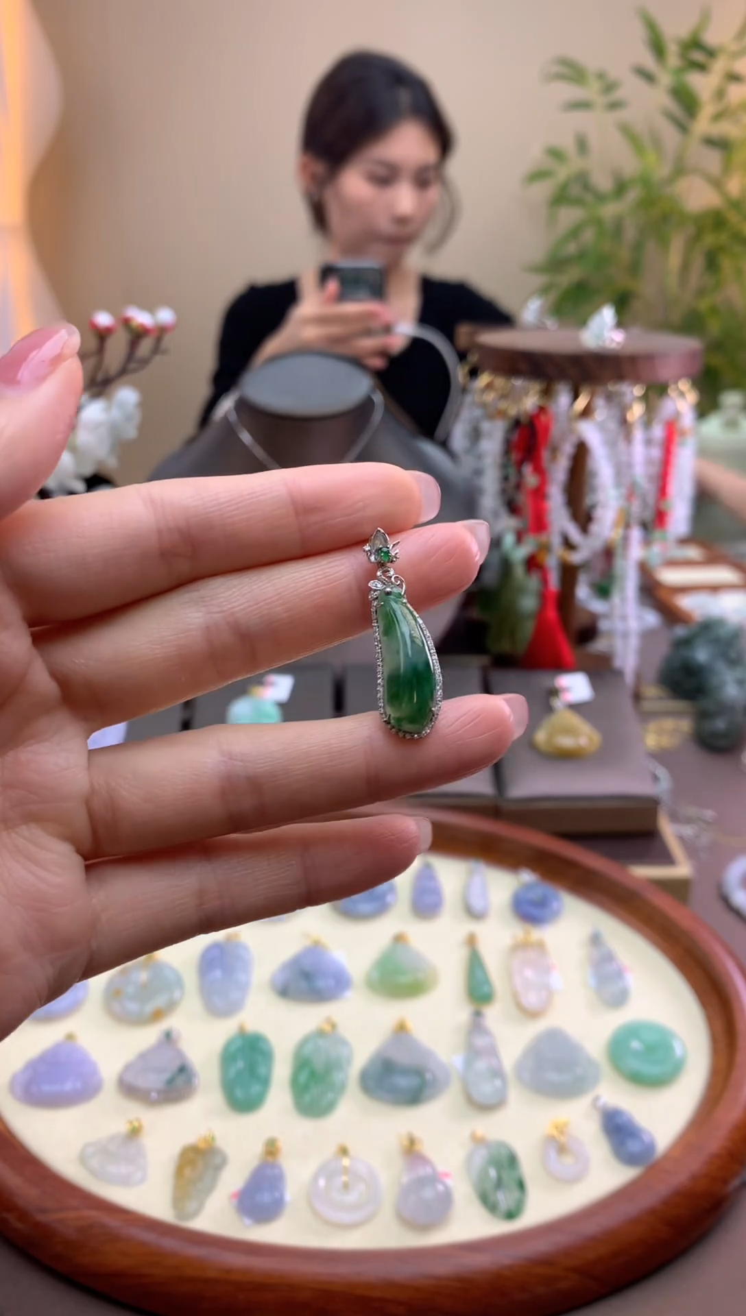 【闪购商品】翡翠颈饰18K金镶嵌福瓜