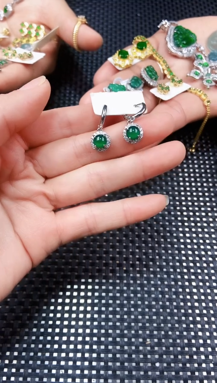 【闪购商品】翡翠耳饰未镶嵌11111111111