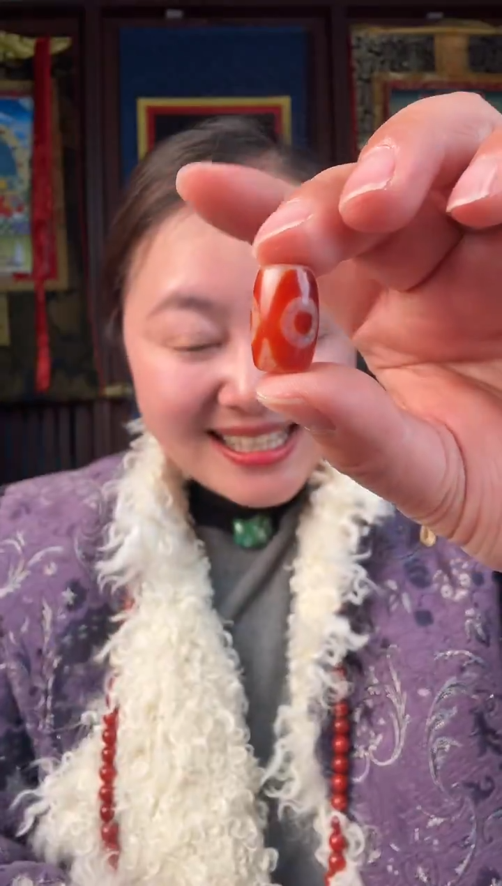 无非金属藏地小红古珠