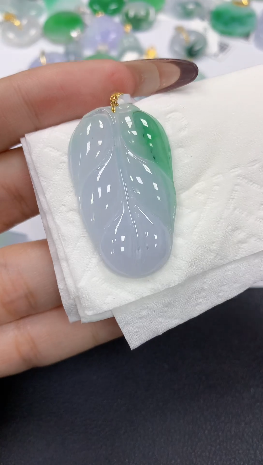 颈饰18K金镶嵌翡翠a货假一赔三支持复检百元上9元证书费自理