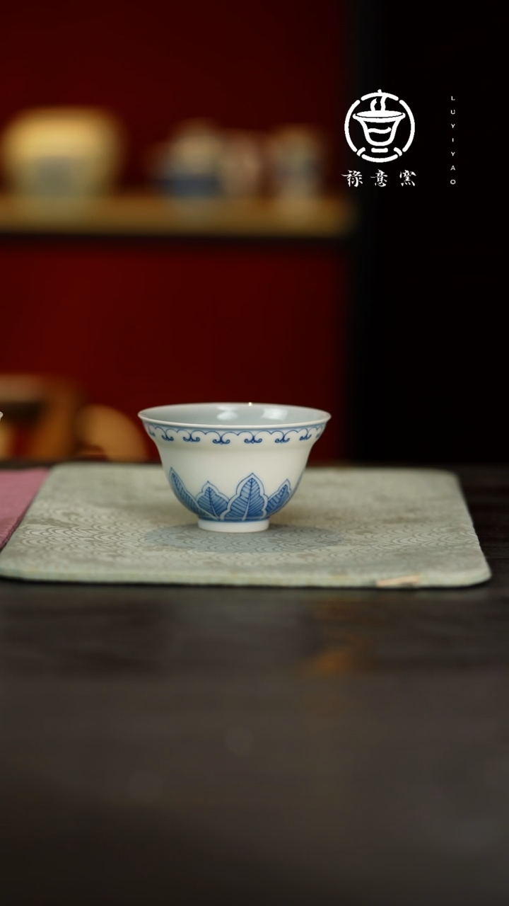禄意窑青花蕉叶葫芦杯