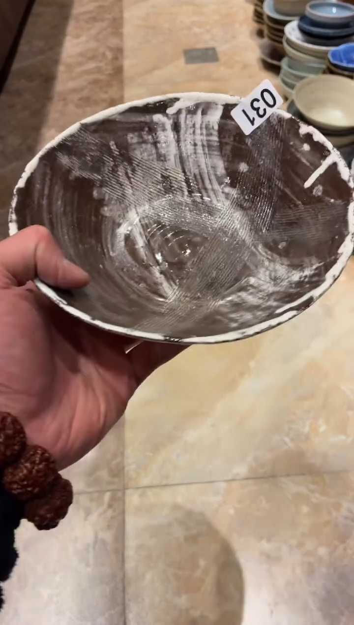 瓷片氵31  粉引黑手工盘1个