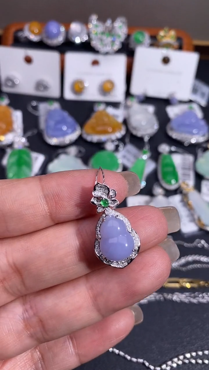 【闪购商品】翡翠颈饰18K金镶嵌吊坠