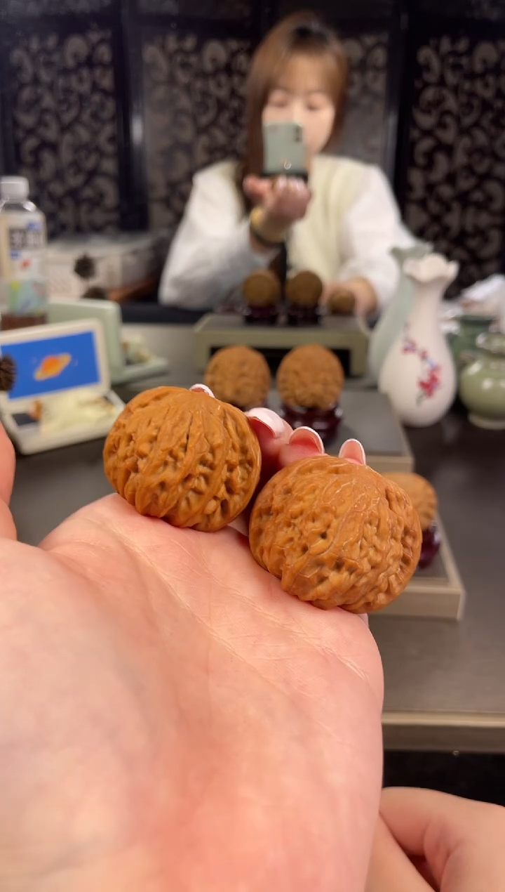 【闪购商品】文玩核桃把件磨盘37尺-1