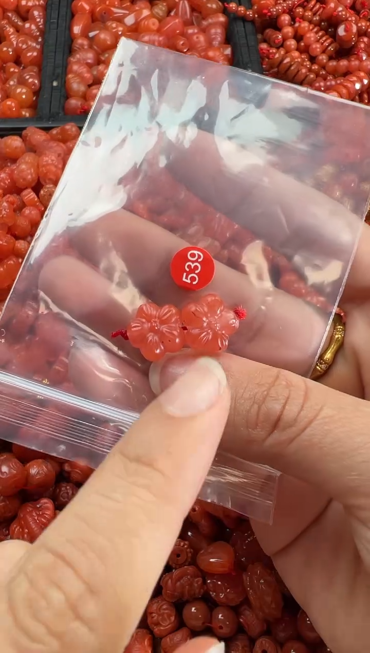 【闪购商品】南红玛瑙颈饰未镶嵌1