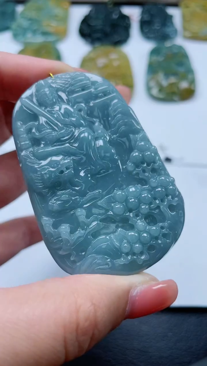 翡翠未镶嵌颈饰