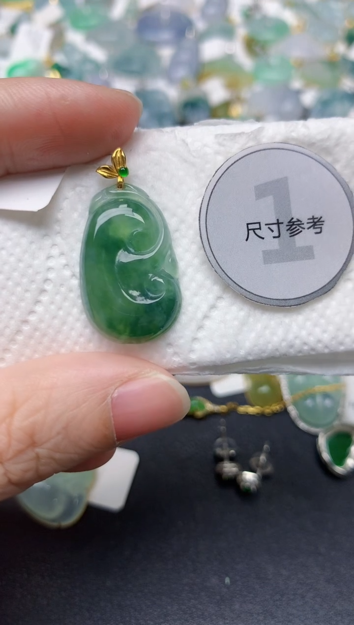 颈饰18K金镶嵌翡翠天然缅甸A货翡翠