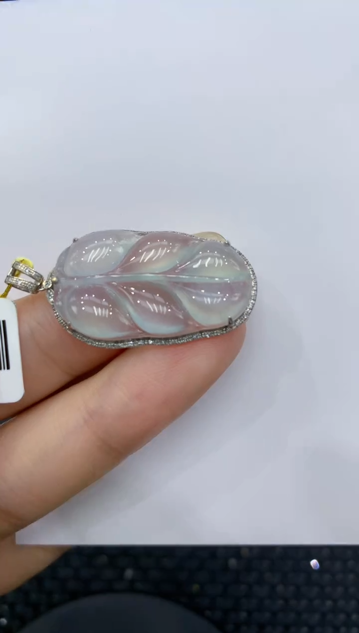 【闪购商品】翡翠颈饰18K金镶嵌8888888888