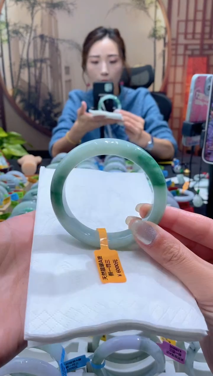 未镶嵌手镯翡翠000072554