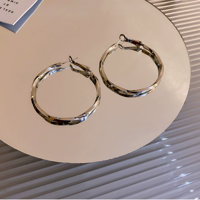 合金树脂耳饰 【厂家直销】18号圆形扭曲耳饰女轻奢气质金属耳环珍