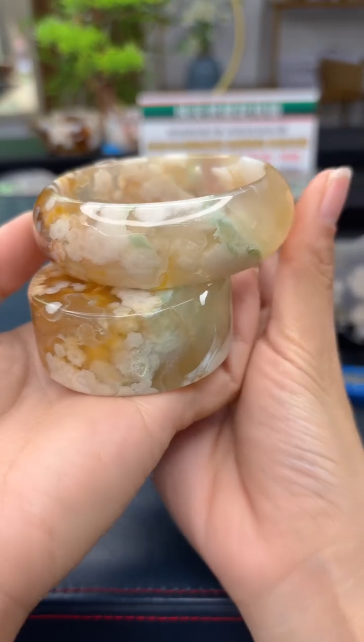 【闪购商品】石英质玉手镯未镶嵌C392(57圈赠送镯心)