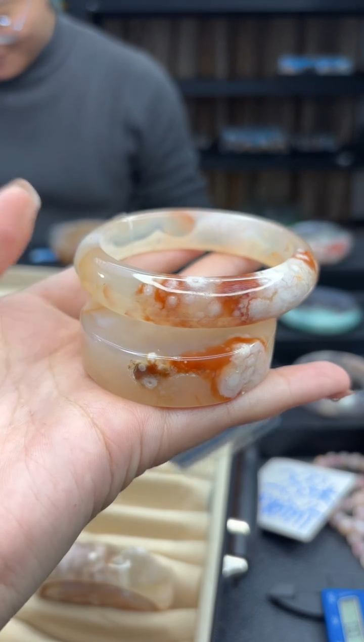 【闪购商品】石英质玉手镯未镶嵌538（57圈赠送镯心）