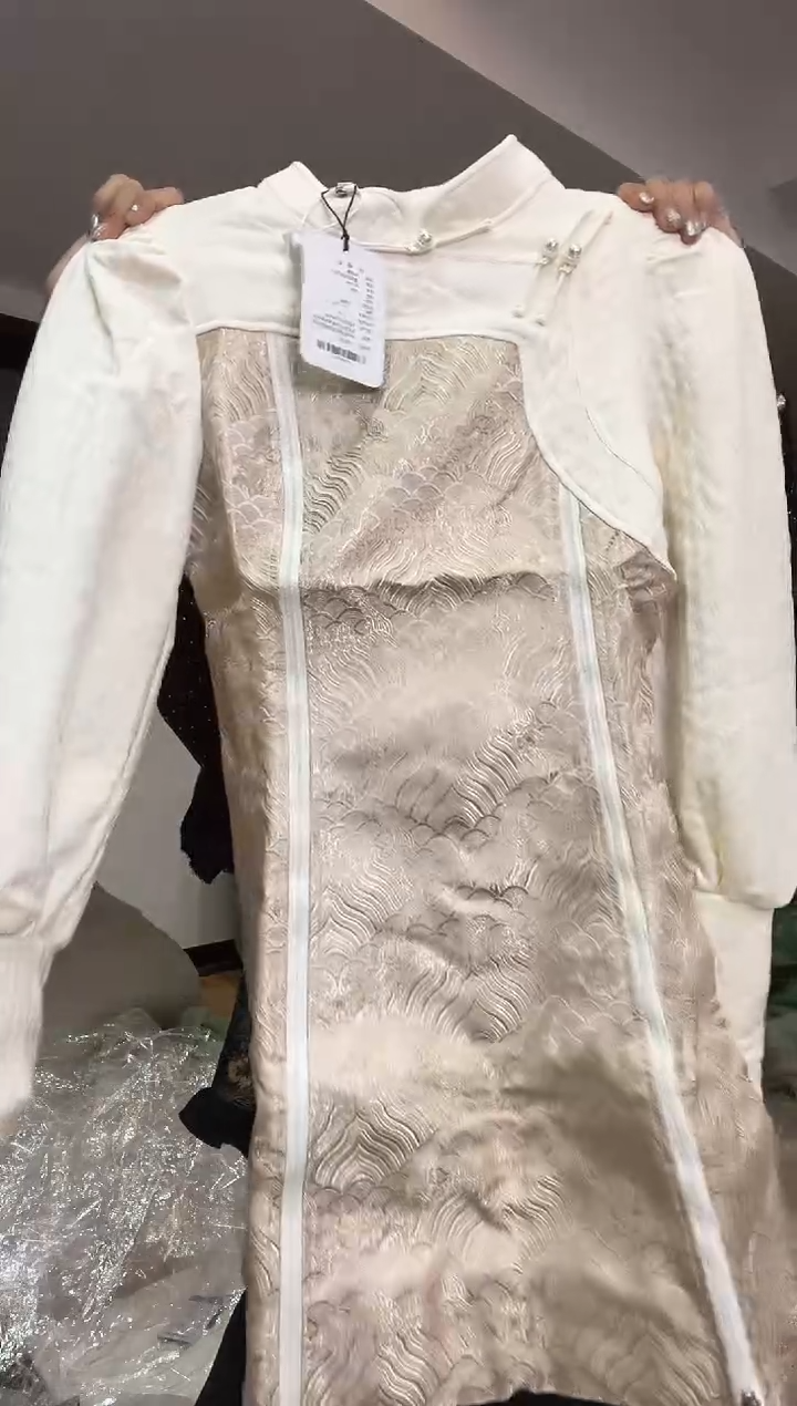 卫衣裙       L码        105-115斤