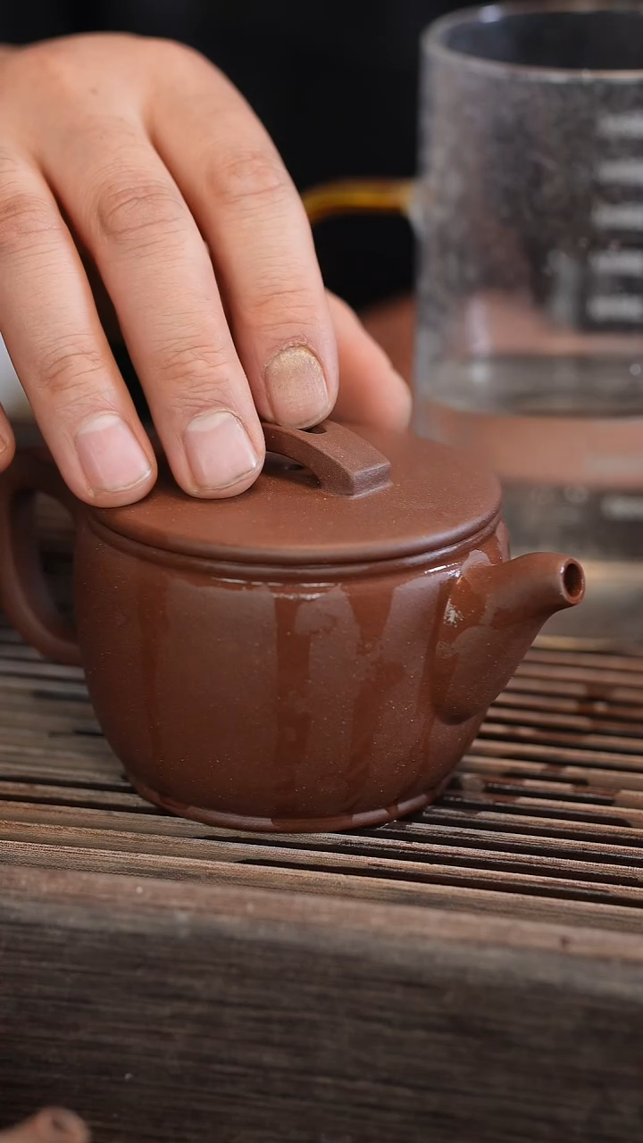 茶壶紫砂汉瓦半手工 230cc