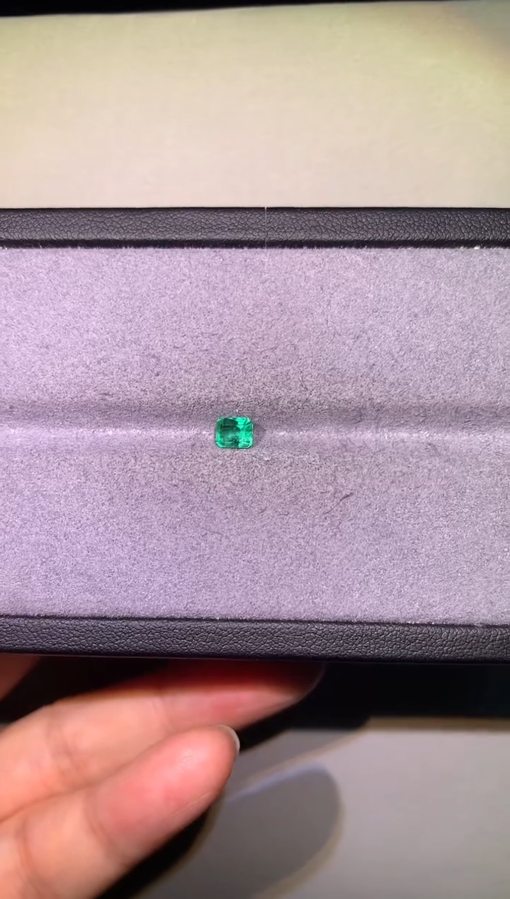 【闪购商品】祖母绿裸石未镶嵌0.52ct哥伦比亚小精品开播福利