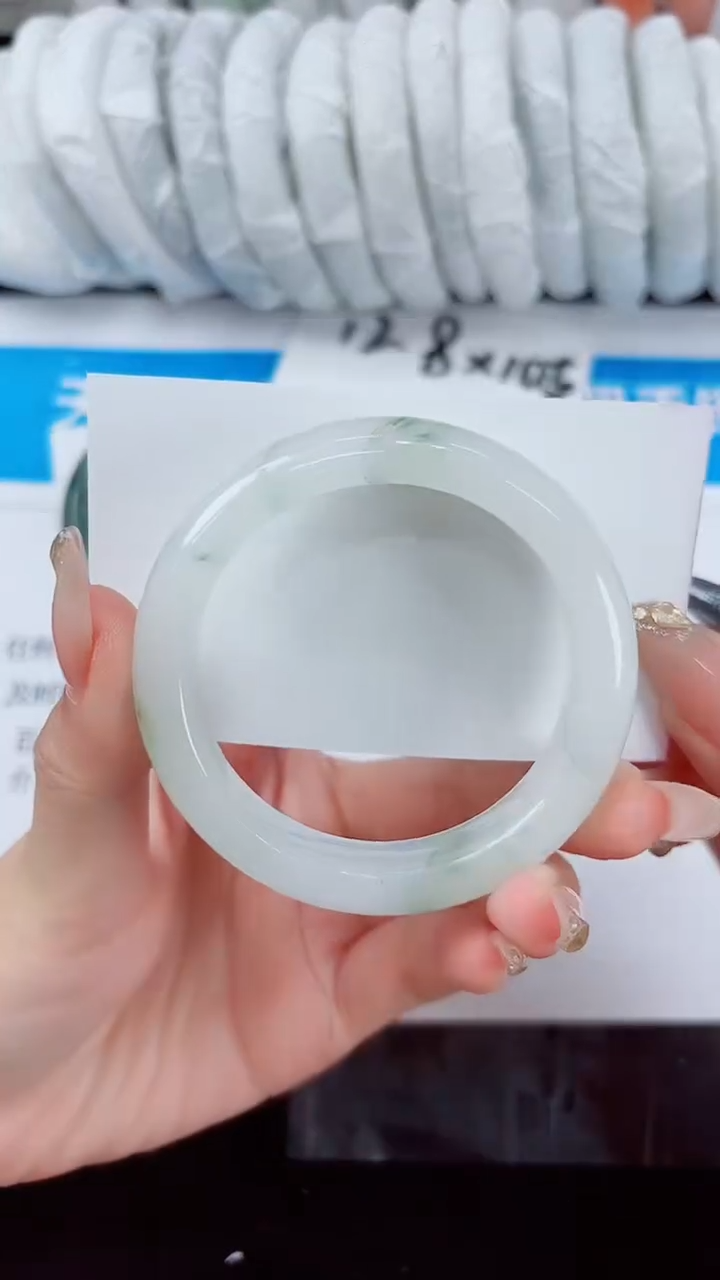 石英质玉手镯未镶嵌8