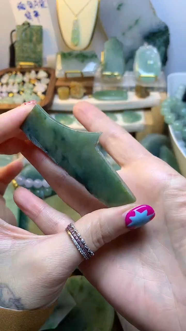 未镶嵌挂件翡翠缅甸A货翡翠,没有运费险,有纹有裂